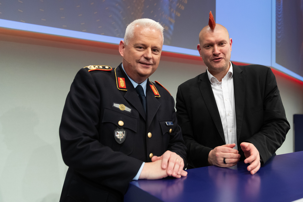 Lieutenant General Michael Vetter with author and publicist Sascha Lobo