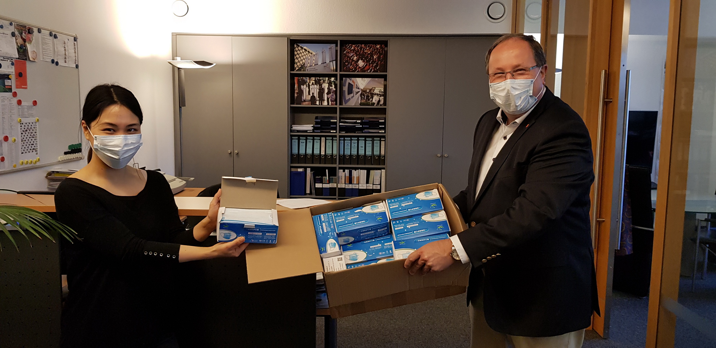 The international network, specifically Prof. Fang, supplied the BVL office with masks in spring.