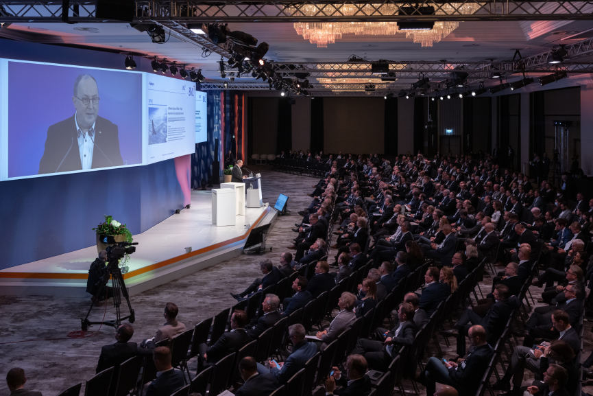 Die Zukunft der Logistik in Zeiten unsicherer Lieferketten / Deutscher Logistik-Kongress 2021 in Berlin eröffnet