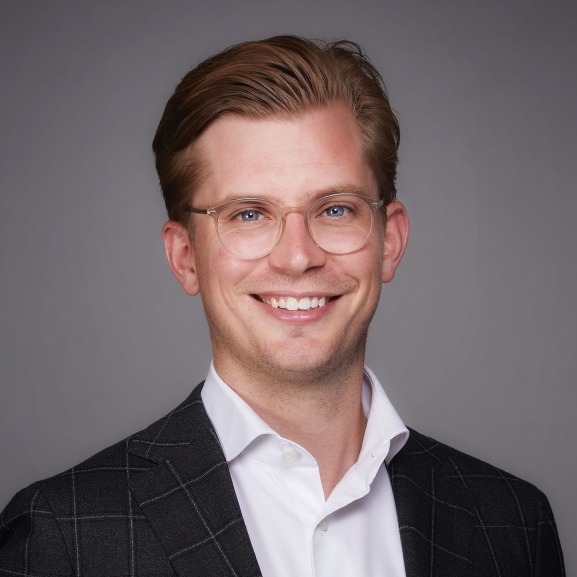 Fabian Hotz, Senior Manager , BearingPoint GmbH