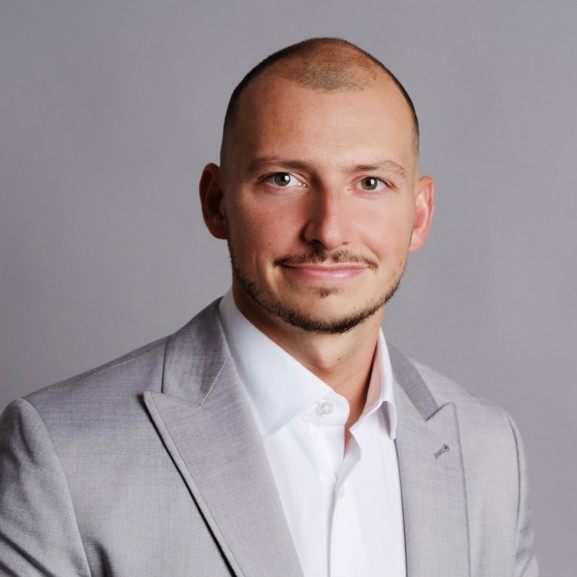 Matthias Schenk, Head of Sales, ExB