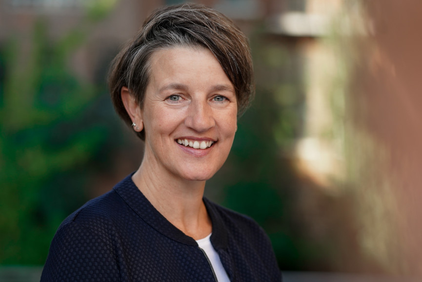 Janka Kreißl, Partnerin, Dunkelblau
